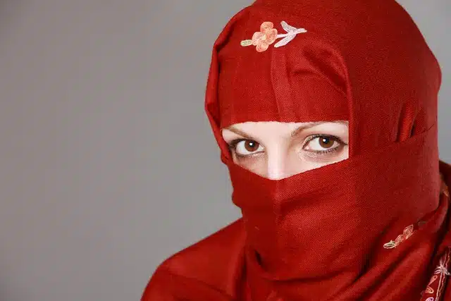 Abaya Chic : L’élégance à l’orientale
