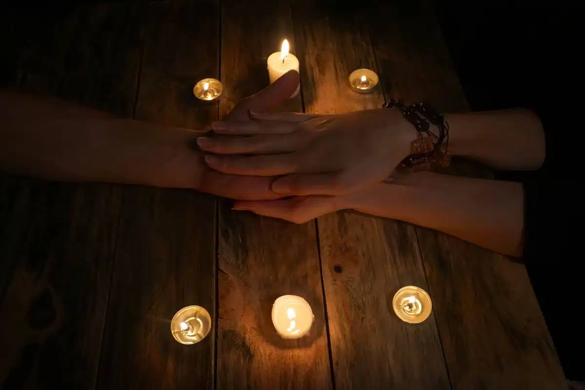 Comment la voyance peut-elle vous aider à faire votre deuil ?
