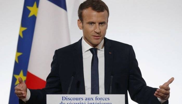 Macron incite policiers et gendarmes à resserrer les rangs - France 24