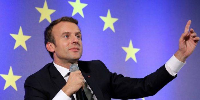 Macron Drapeau Europe.jpg