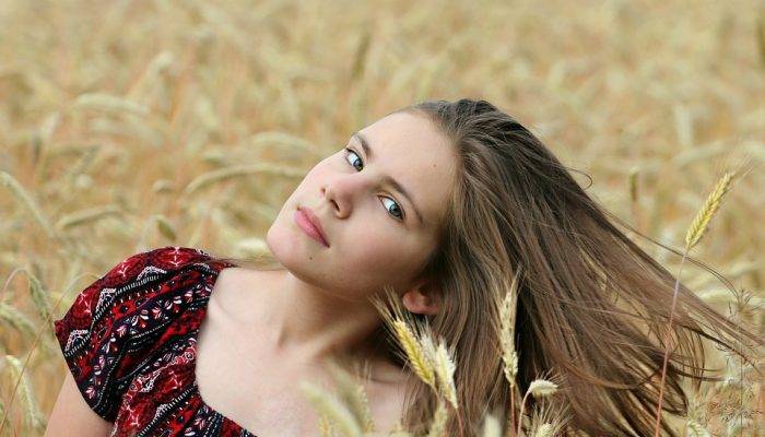 Pourquoi Utiliser Les Huiles Végétales Pour Soigner Les Cheveux ?